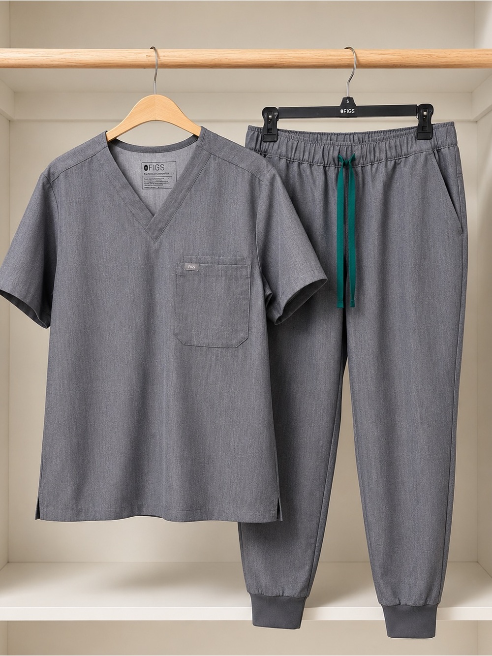 FIGS Men’s Gray Scrub Set Size Medium – Top + Jogger Pants